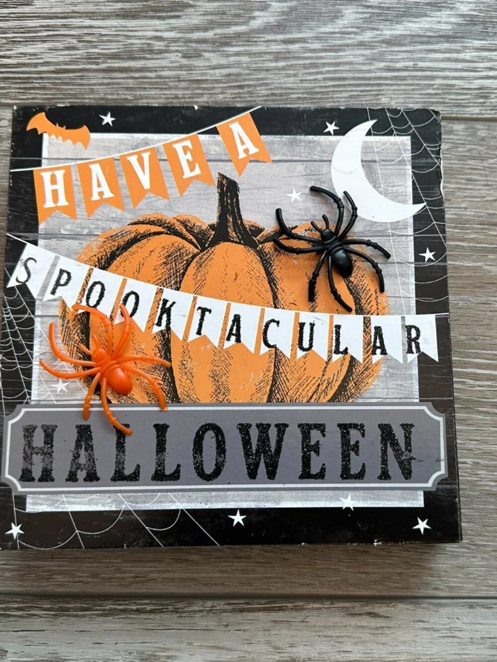 NWT Halloween Shelf Decor Spooktacular Halloween w Spiders & Glitter Accents